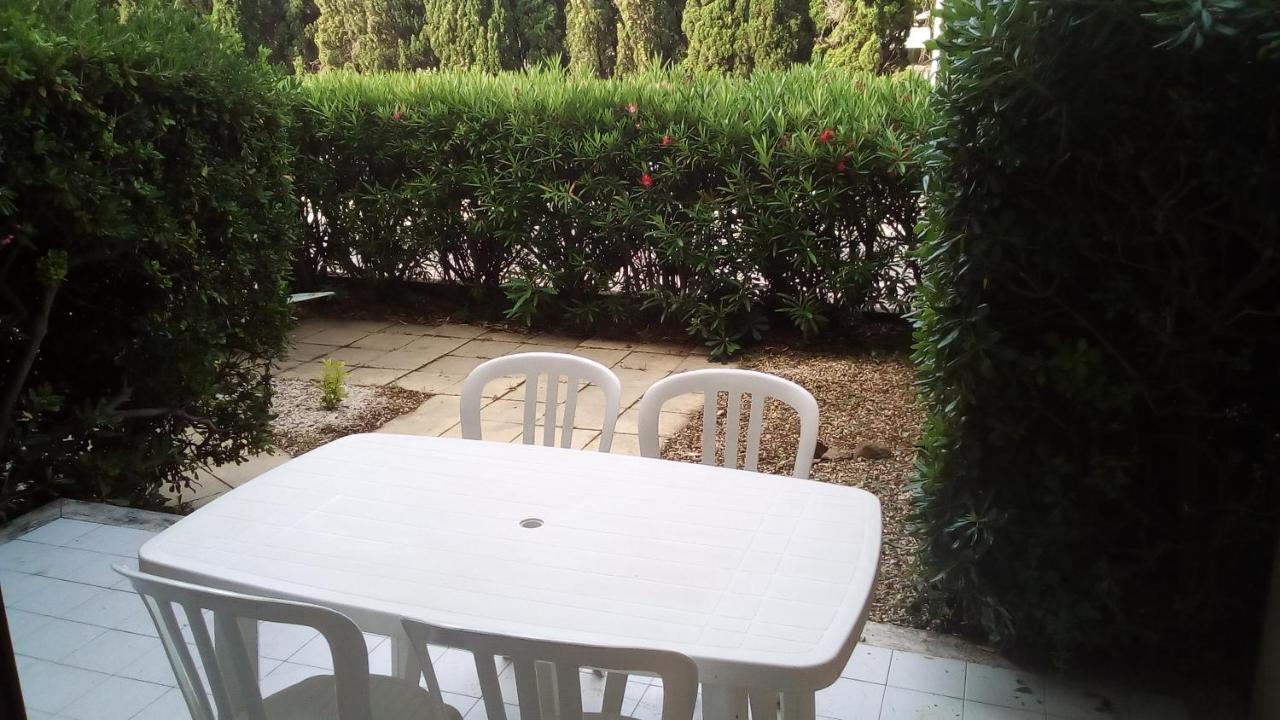 Studio De 27 M² + 70 M² De Jardin A 100 M Des Plages Кавалер-сюр-Мер Екстер'єр фото